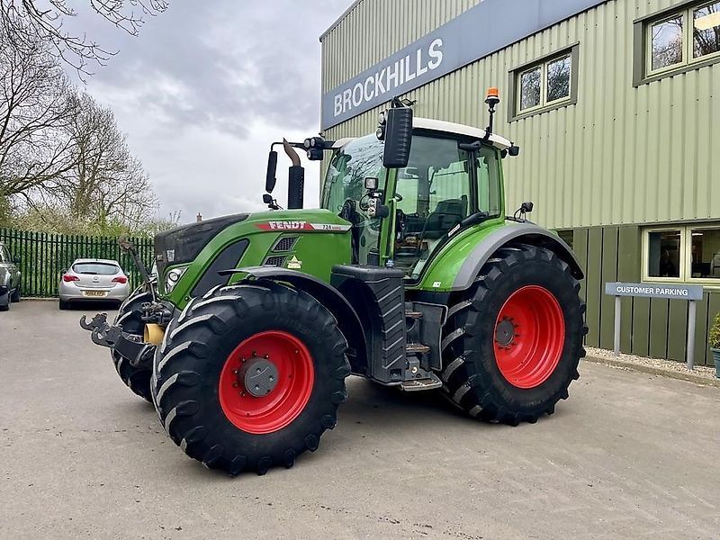 Fendt 724 Vario Traktor 109 322 €