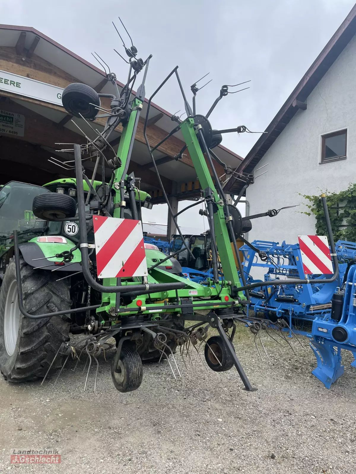 E-FARM: Deutz-Fahr condimaster 7621 - Tedder - id XKRKEUQ - €3,900 - Year of construction: 2001 - Germany