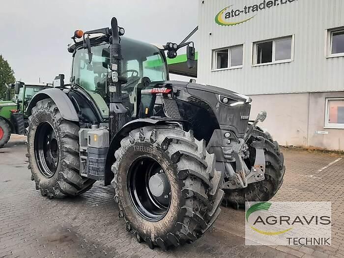 Fendt 724 Vario Tractor €219,900
