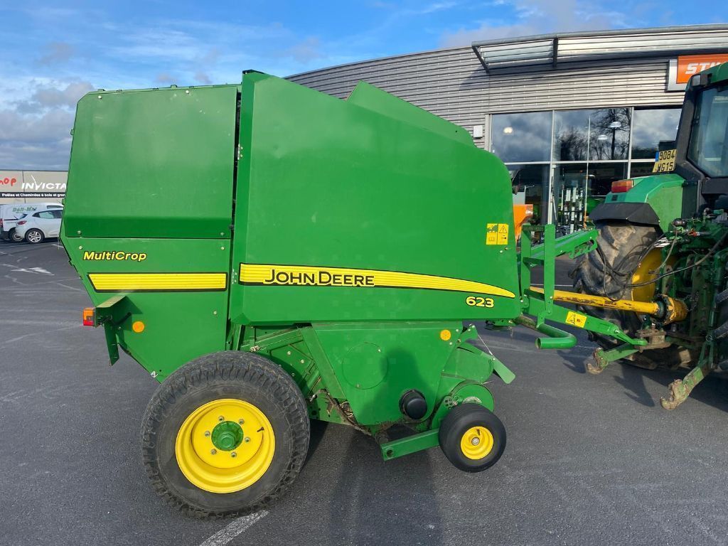 John Deere 6230 Bálázó 15 000 EUR