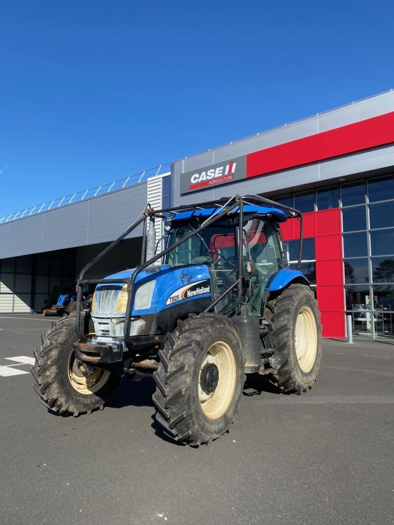 E-FARM: New Holland TM125 - Tractor - id PIEWJTU - 27.000 € - Año: 2004 - Horas: 4600,Potencia del motor: 125,Francia