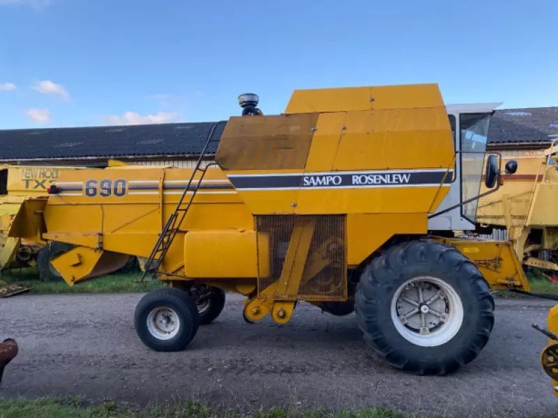 Sampo 690 Combine harvester