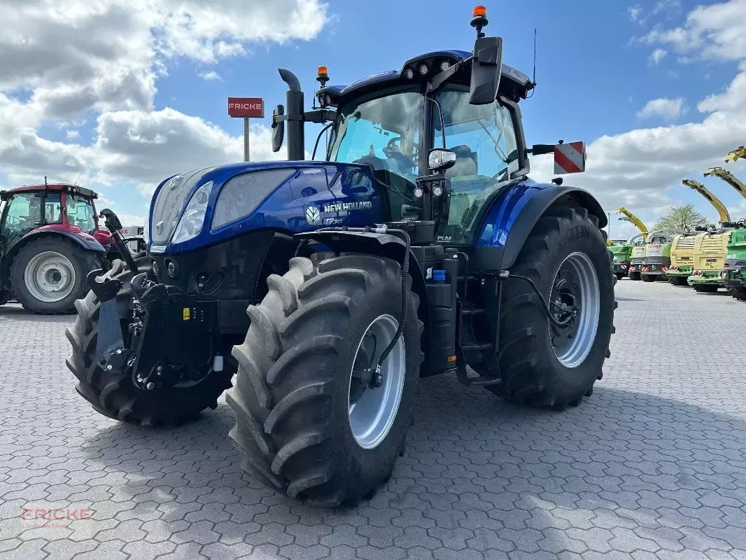 E-FARM: New Holland T7.300 - Traktor - id XBRCMY5 - 177 500 € - Rok produkcji: 2023 - Motogodziny: 933,Moc silnika: 300,Niemcy