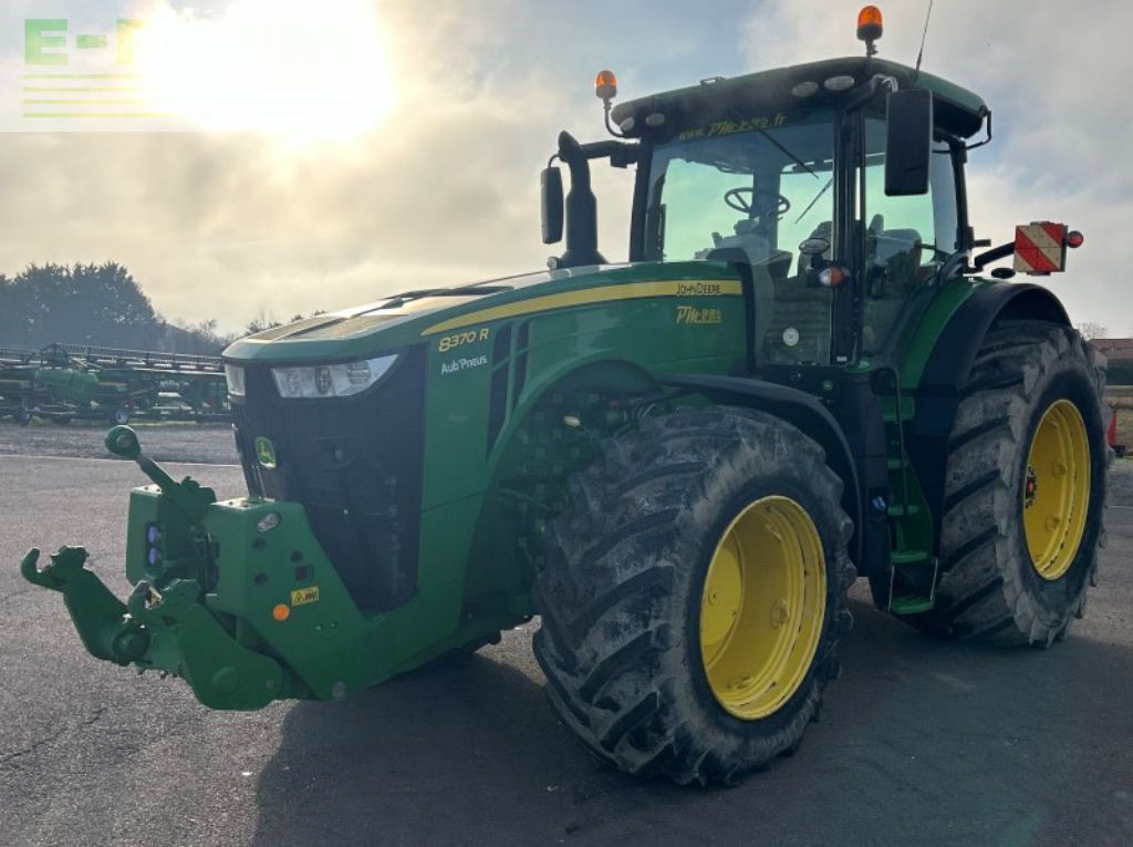John Deere 8370 R Tractor 200.000 €
