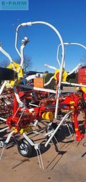 Pöttinger Hit 4.54 Karuzelowy przetrząsacz do siana