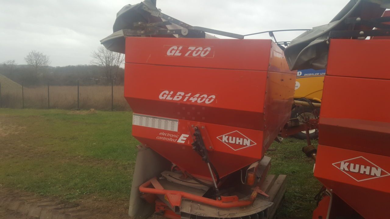 E-FARM: Kuhn axera mw 1102 - Epandeur d'engrais - id 23IIVQM - Année: 2005 - France
