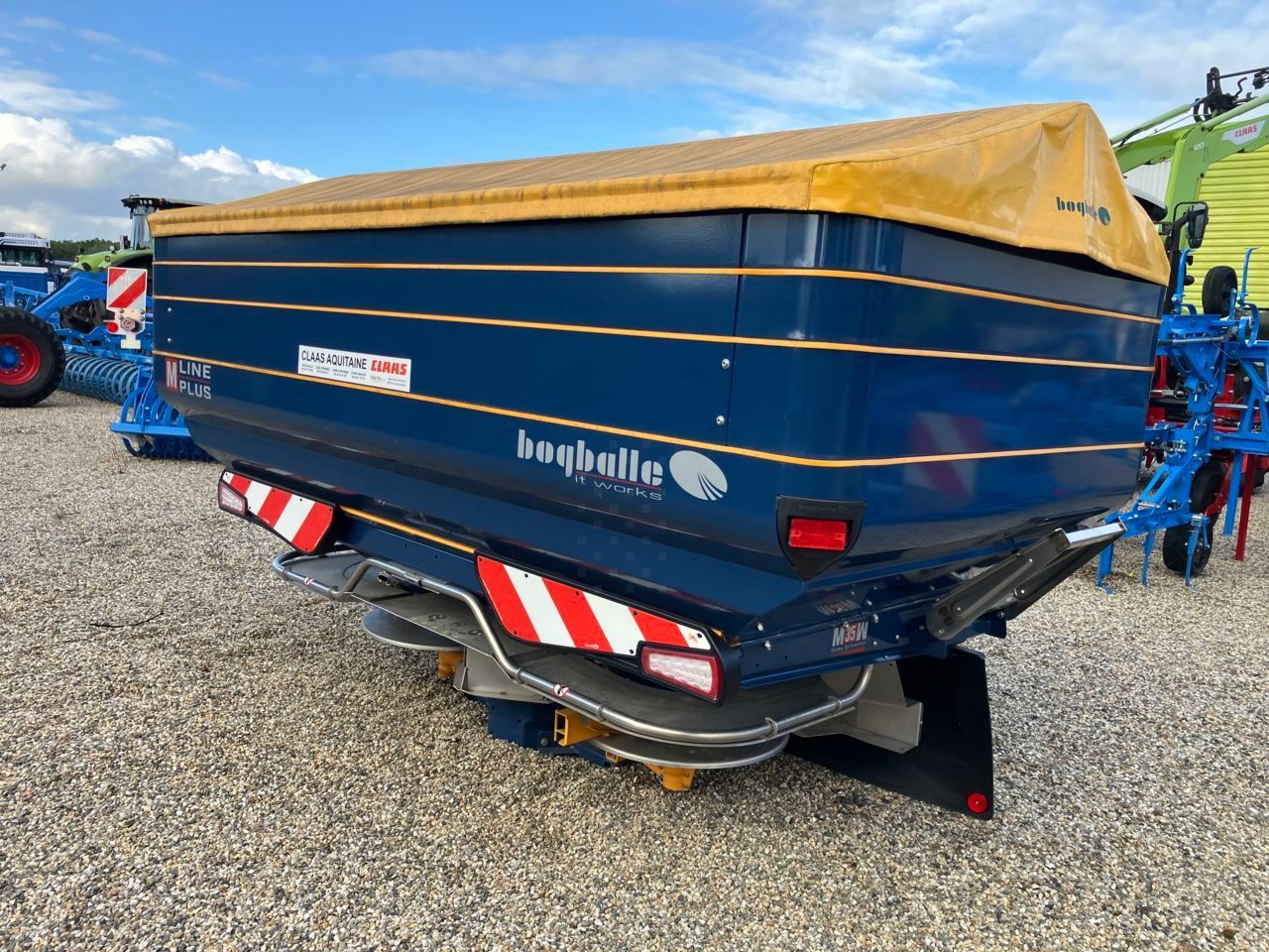 E-FARM: Bogballe m35w plus 3500 l destockage - Esparcidor de abono - id DYAY9MI - 21.700 € - Año: 2023 - Francia