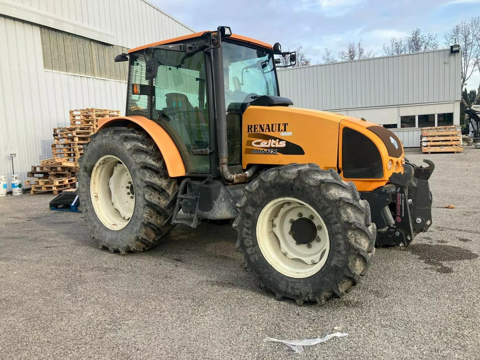 E-FARM: Renault celtis 446 rx - Tractor - id E3LDMJF - 26.000 € - Año: 2004 - Francia