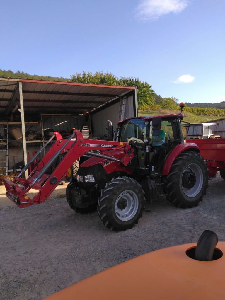 E-FARM: Case IH Farmall 95 - Traktor - id UBAKSTF - 49.900 € - Baujahr: 2019 - Abgelesene Motorstunden: 1.700,Motorleistung (PS): 99,Frankreich
