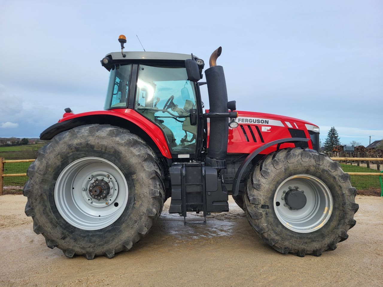 Massey Ferguson 7724 Traktor 64 500 €