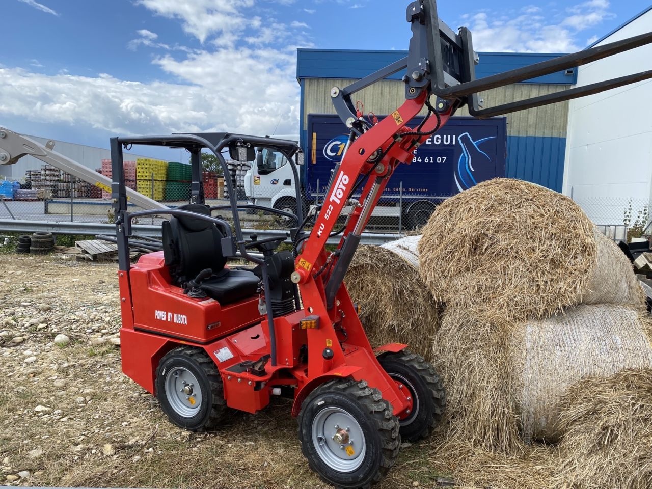 Toyo valet de ferme moteur kubota 22 cv origine allemande disponible mini_loader 19 900 €