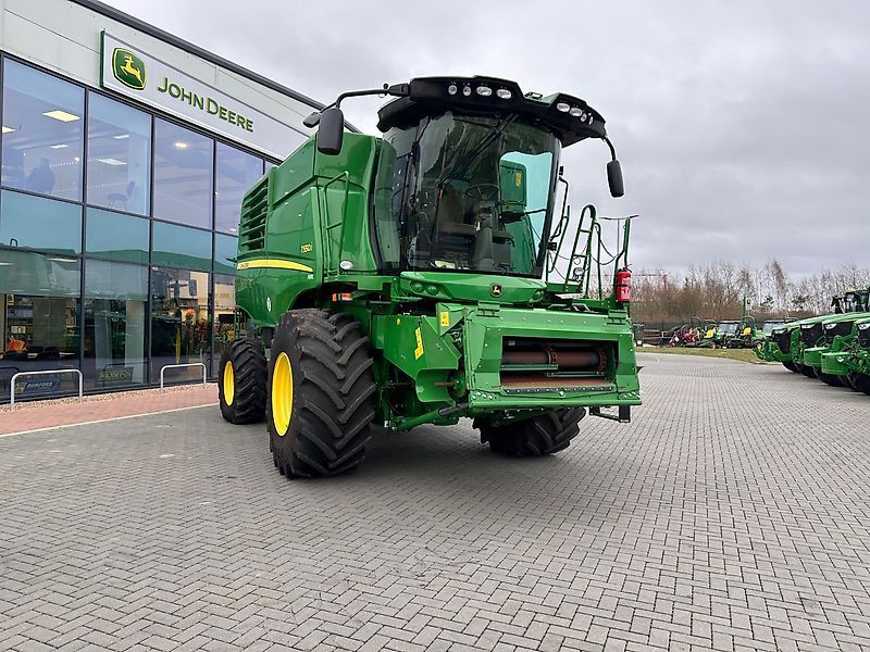 E-FARM: John Deere T 550 i - Combină de recoltat - id GNXVKIB - 208.581 EUR - Anul: 2023 - Citeste ore: 2.000,Regatul Unit