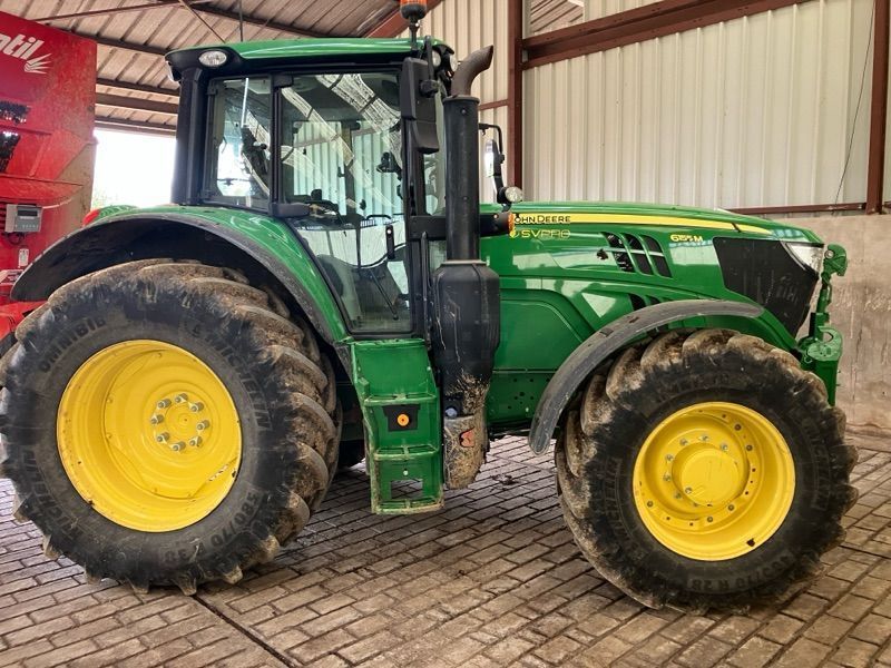 E-FARM: John Deere 6155 M - Traktor - id KZFBBTC - 98.000 € - Baujahr: 2024 - Abgelesene Motorstunden: 1.500,Motorleistung (PS): 155,Frankreich