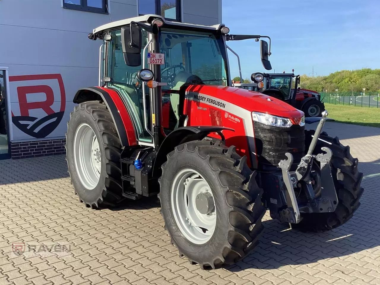 Massey Ferguson 5M.125 Tractor