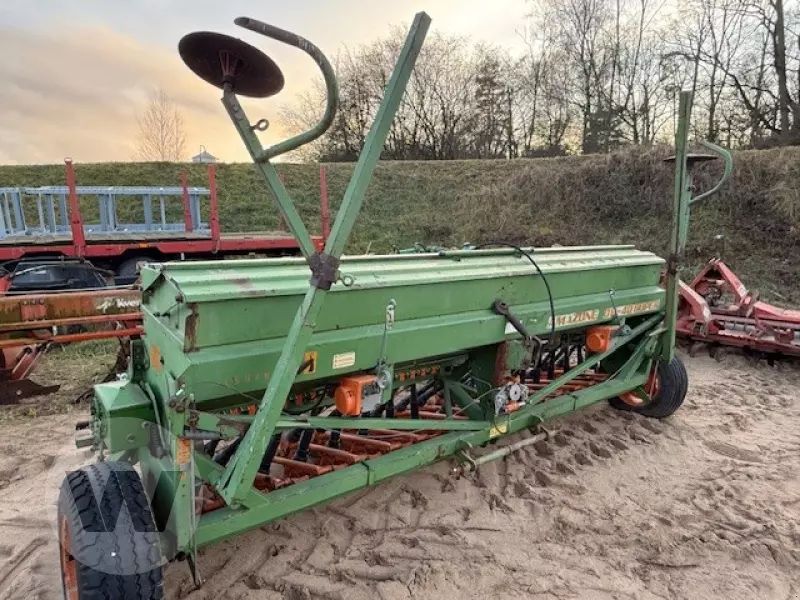 E-FARM: Amazone d8-40 super - Siewnik rzędowy/agregat uprawowo-siewny - id CTZQLJY - 2500 € - Niemcy