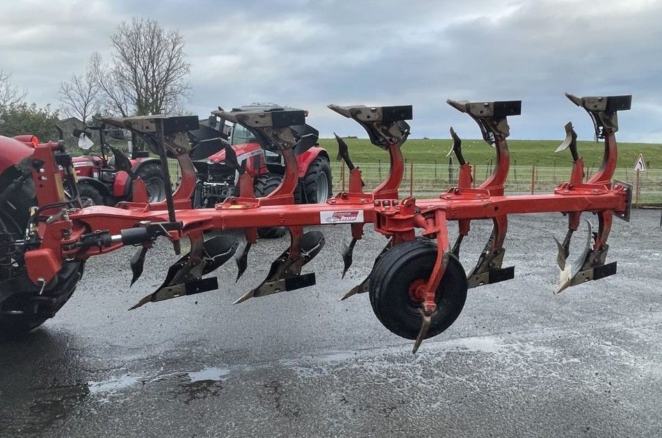 E-FARM: GREGOIRE BESSON rb41 - Pług - id TE2PTXC - 9200 € - Rok produkcji: 2002 - Francja