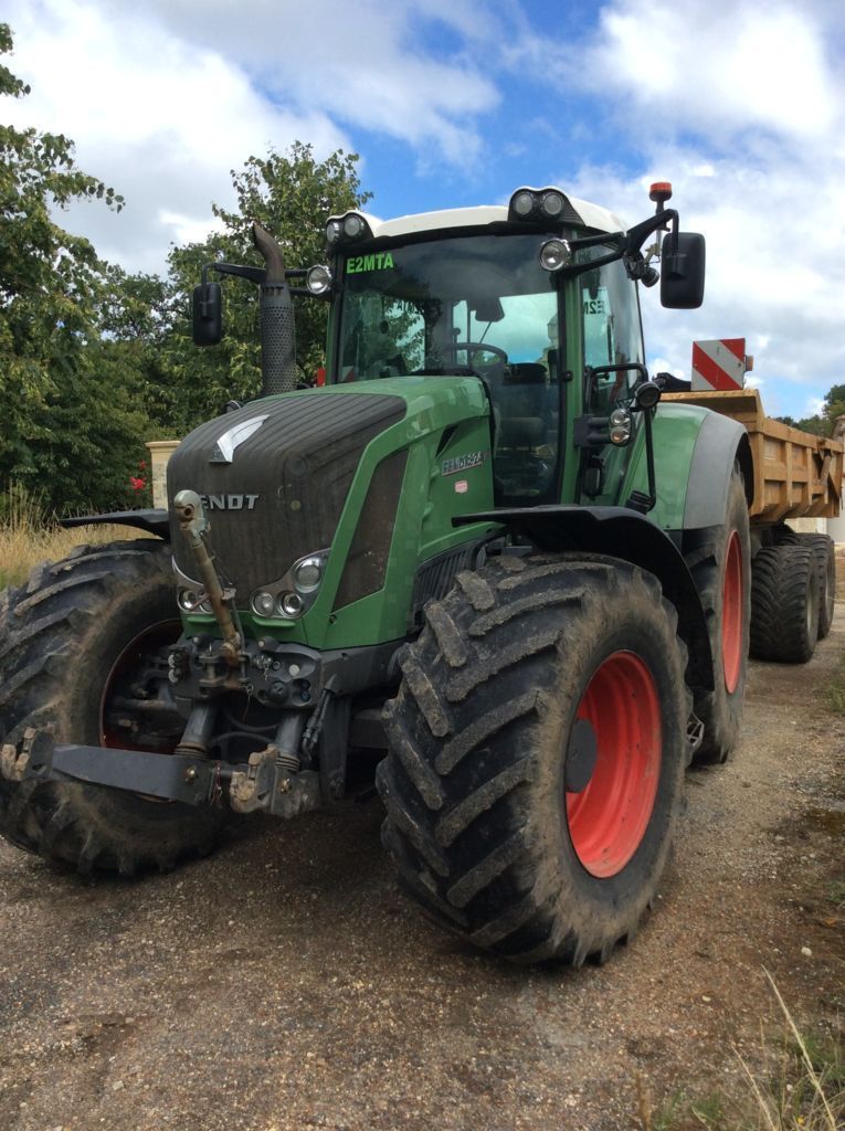 E-FARM: Fendt 824 Vario - Traktor - id FHT6L7B - 75.000 € - Baujahr: 2011 - Abgelesene Motorstunden: 7.265,Motorleistung (PS): 240,Frankreich