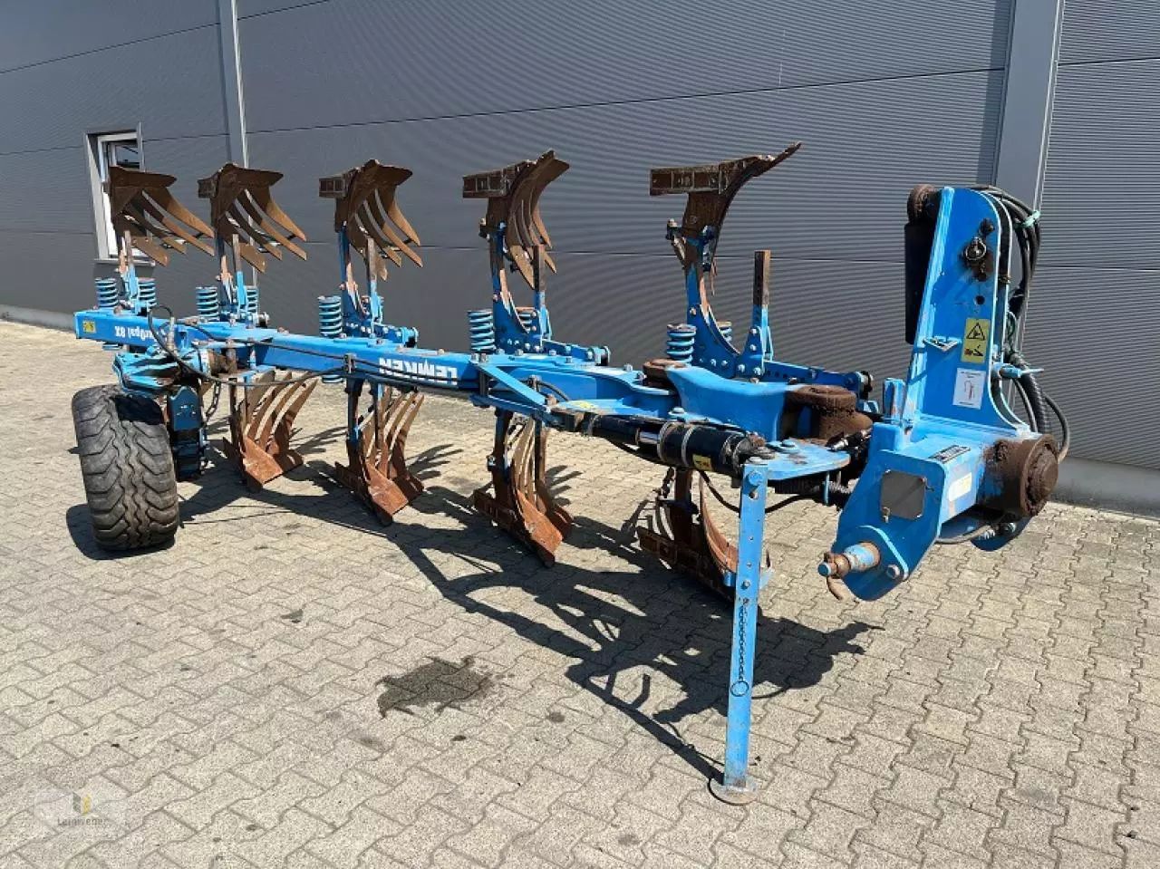E-FARM: Lemken europal 8 x 4/1 l 100 - Arado - id NDJEXFH - 12.500 € - Año: 2004 - Alemania
