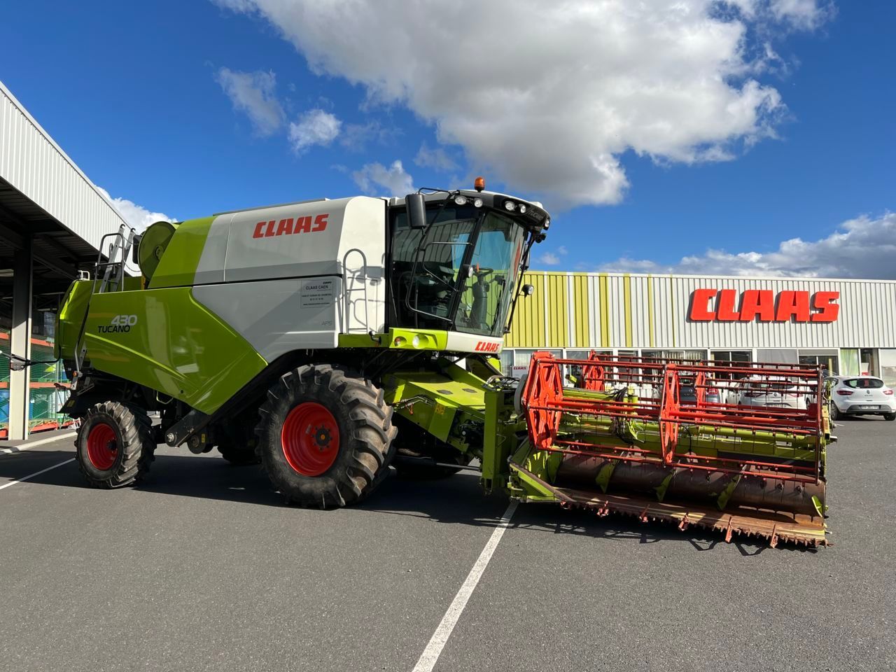 E-FARM: Claas Tucano 430 - Moissoneuse-batteuse - id UPLFI9T - 115 000 € - Année: 2015 - Lecture du nombre d'heure: 1 170,France