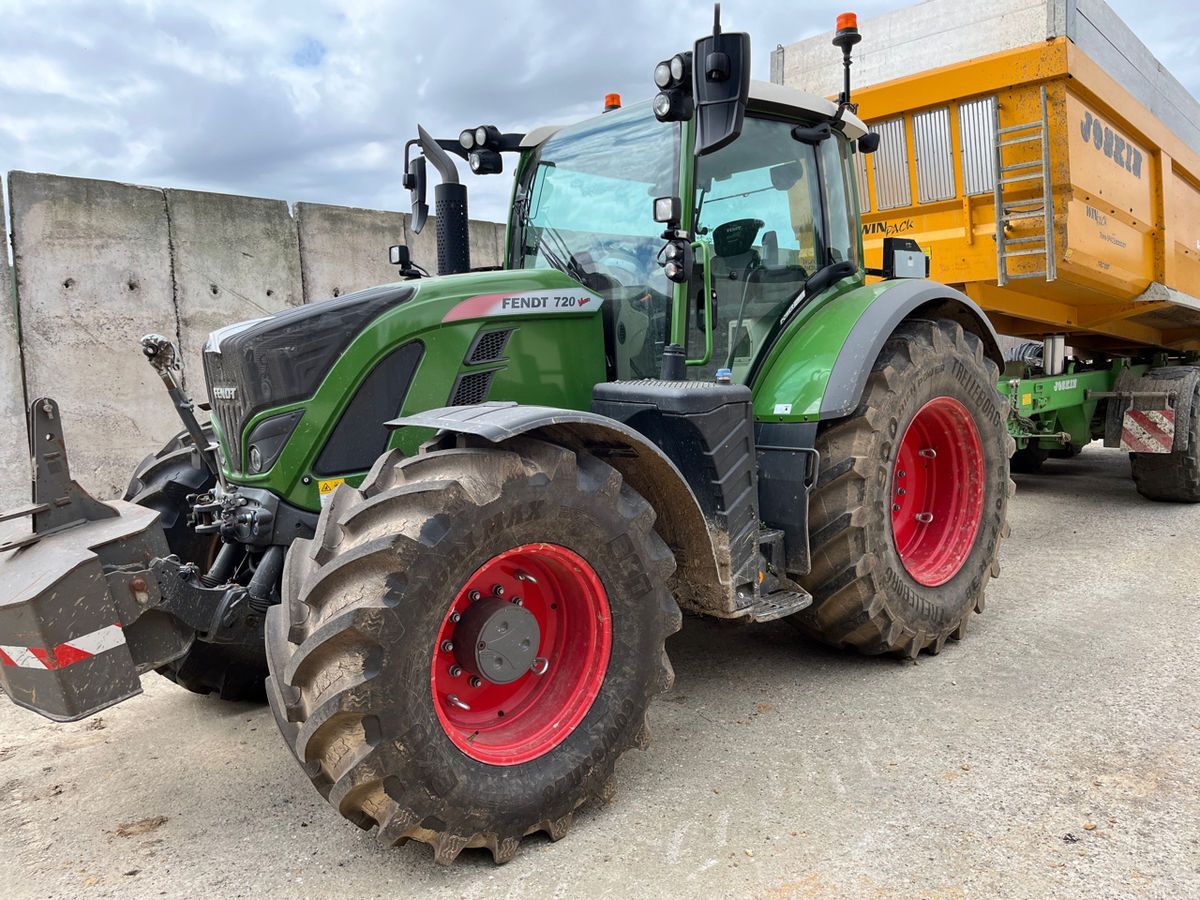 E-FARM: Fendt 720 Vario PowerPlus - Trattore - id YADNMU5 - 125.000 € - Anno di costruzione: 2021 - Ore: 3.200,Potenza del motore: 205,Francia