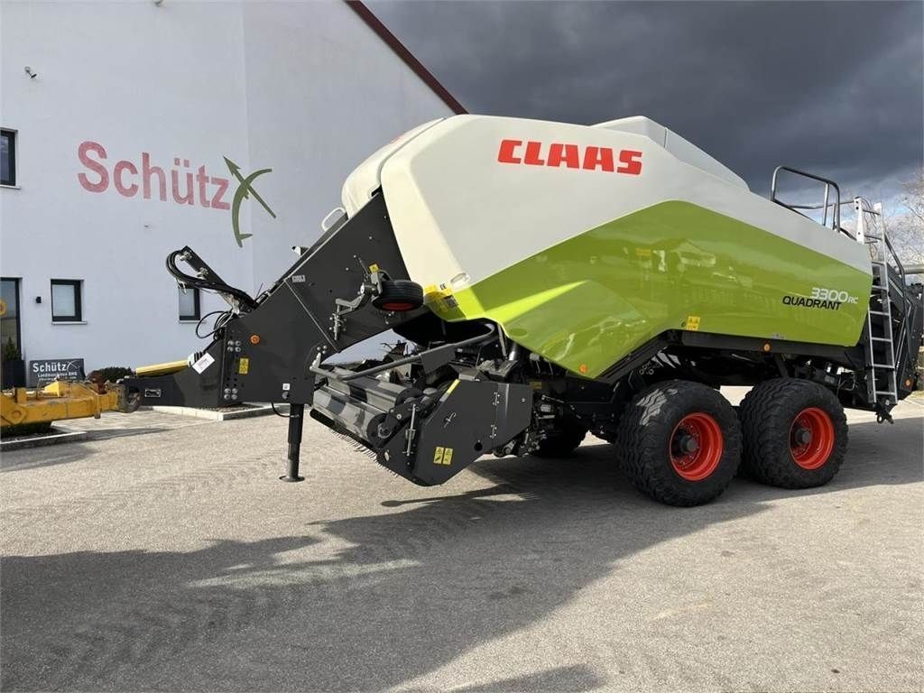 E-FARM: Claas Quadrant 3300 RC - Ballenpresse - id 4HBVKNM - 75.000 € - Baujahr: 2016 - Ballenanzahl: 16.500,Deutschland