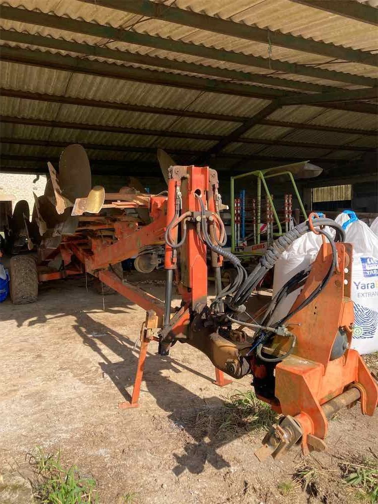 E-FARM: Kuhn manager - Плуг - id HCFMZGK - 5 900 € - Год выпуска: 2003 - Франция