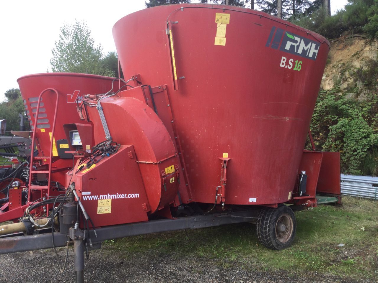 E-FARM: RMH bs 16 - Mixer feeder - id EUBHU9T - €12,000 - Year of construction: 2015 - France