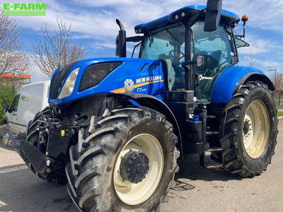 E-FARM: New Holland T7.230 - Tractor - id YLBDTMX - €58,000 - Year of construction: 2018 - Engine hours: 6,100,Engine power (HP): 190,France