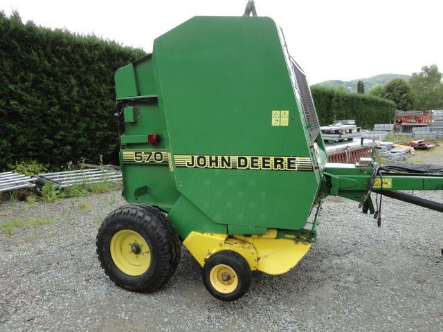 E-FARM: John Deere 570 - Empacadora - id PNXRBDJ - 4500 € - Año: 1996 - Francia