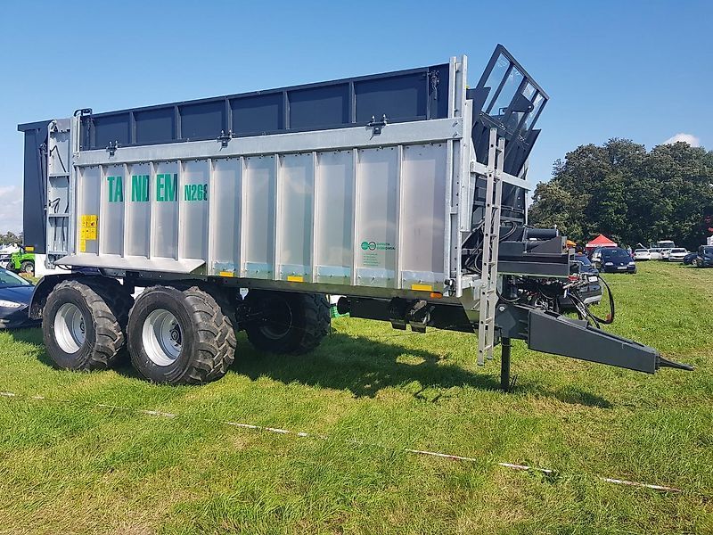 E-FARM: auto-agro mistreuer / manure spreader / epandeur à fumier / rimorchio spandiconcime / разбрасыватель органических удобрений / rozrzutnik obornika tandem n268 - Roztrząsacz obornika i kompostu - id WVRYXQ1 - 65 237 € - Rok produkcji: 2025 - Polska