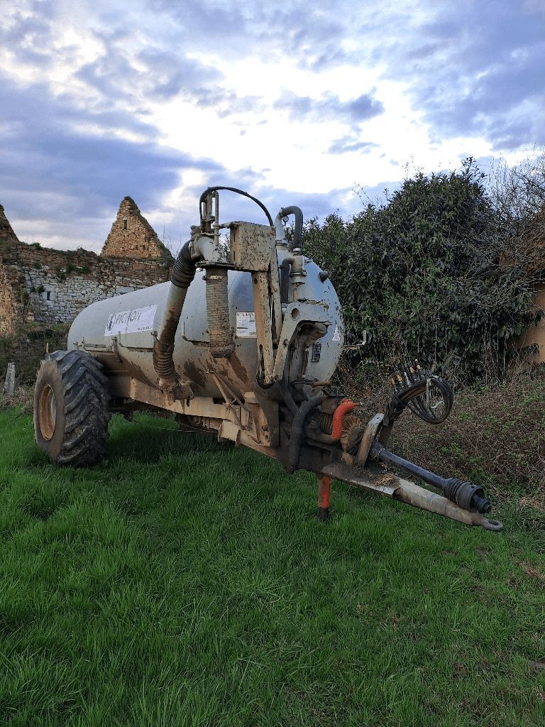E-FARM: Pichon tci 8 - Epandeur à lisier automoteur - id JFZSQWX - 11 000 € - Année: 2003 - France
