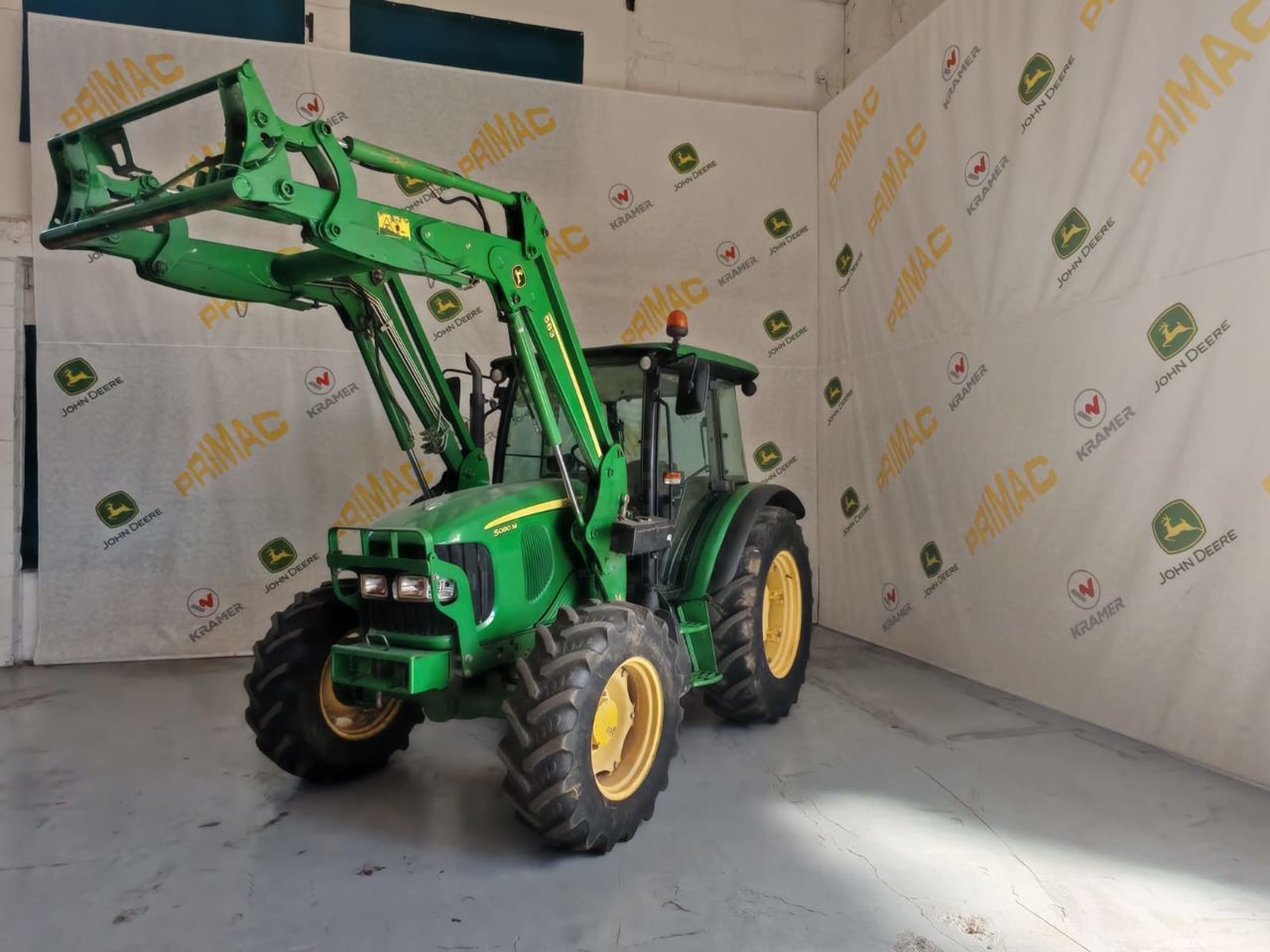 E-FARM: John Deere 5080 M - Tractor - id ZSDBXTV - 36.000 € - Año: 2011 - Horas: 12.000,Potencia del motor: 80,Italia