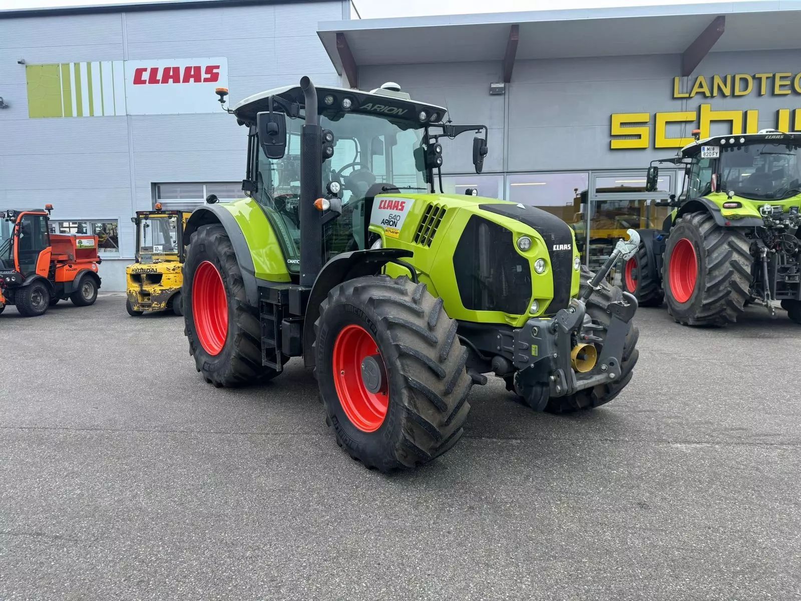 Claas Arion 640 CMatic Traktori 87 000 €