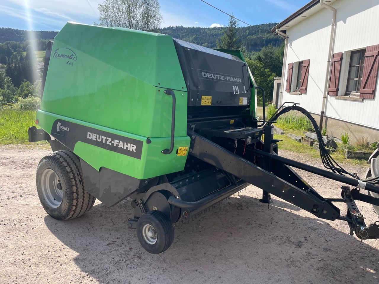 E-FARM: Deutz-Fahr fixmaster 225 - Presse à balles - id B1GE9HV - 17 800 € - Année: 2010 - Balles produites: 6 500,France