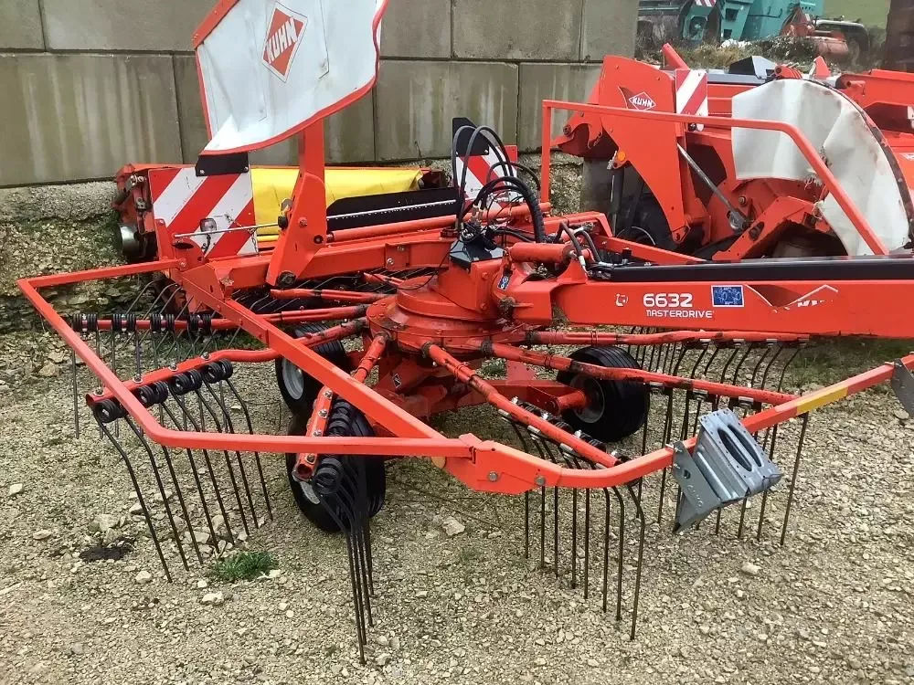 E-FARM: Kuhn GA 6632 - Andaineur - id 19N7NQY - 6 800 € - Année: 2010 - France