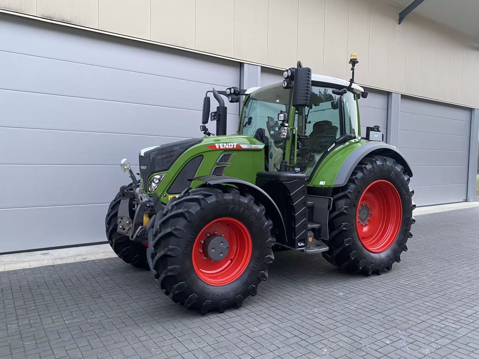 E-FARM: Fendt 720 Vario ProfiPlus - Tractor - id YKZCPUR - Year of construction: 2022 - Engine hours: 2,250,Engine power (HP): 200,Germany