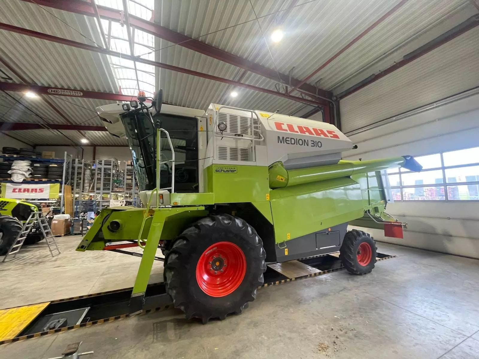 Claas Medion 310 Kombajn zbożowy 77 500 €