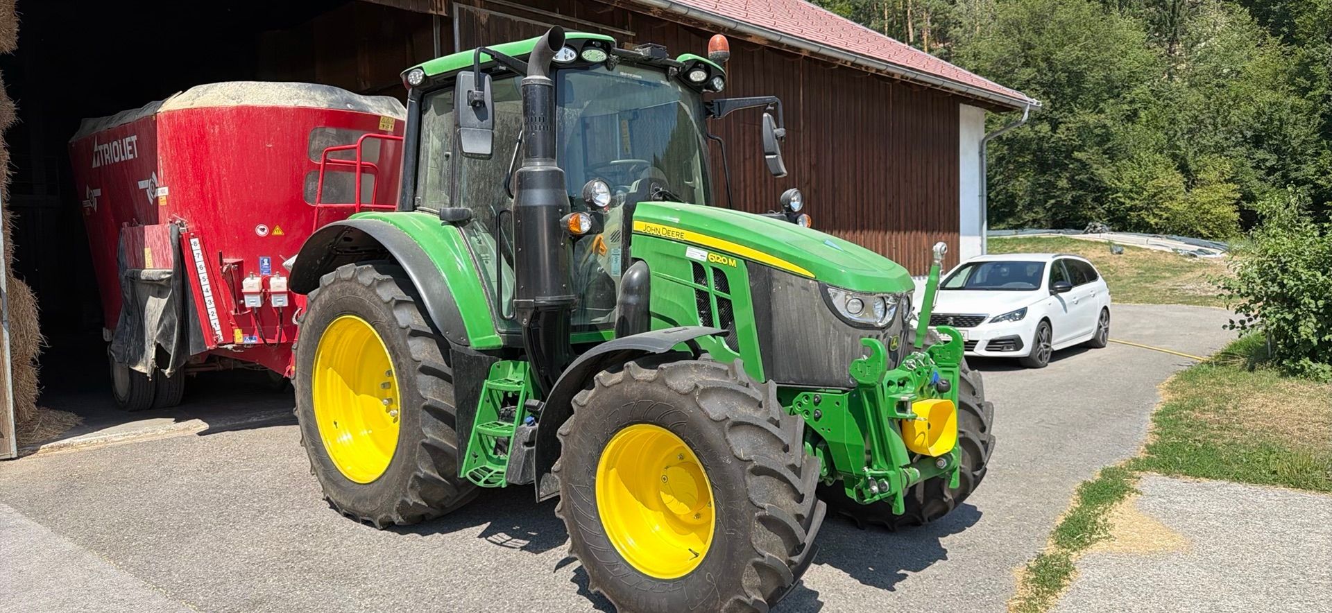 John Deere 6120 M Tractor €87,083