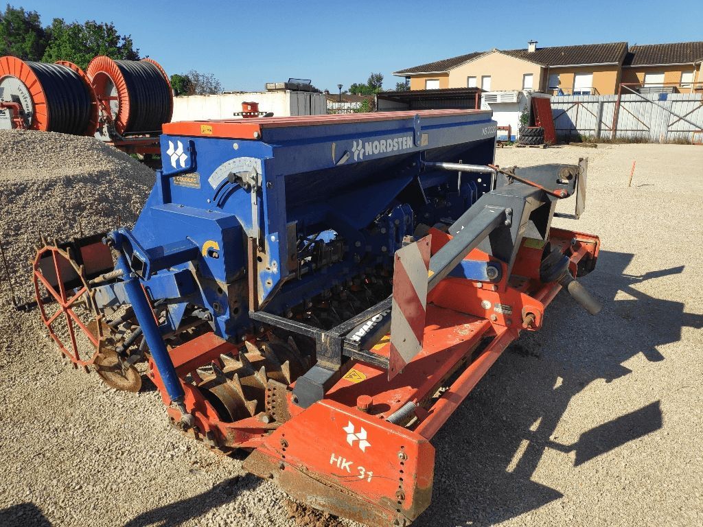 E-FARM: NORDSTEN NS 3030 - Semoir - id I7JDLLZ - 5 500 € - Année: 1995 - France