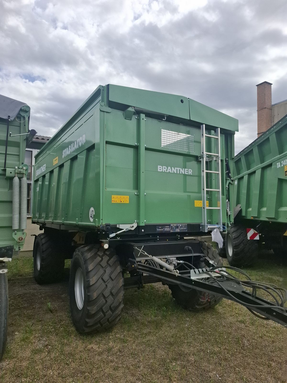 BRANTNER z 18051 aktion mit hydr. öffnung seitlich Dumper 30.000 €