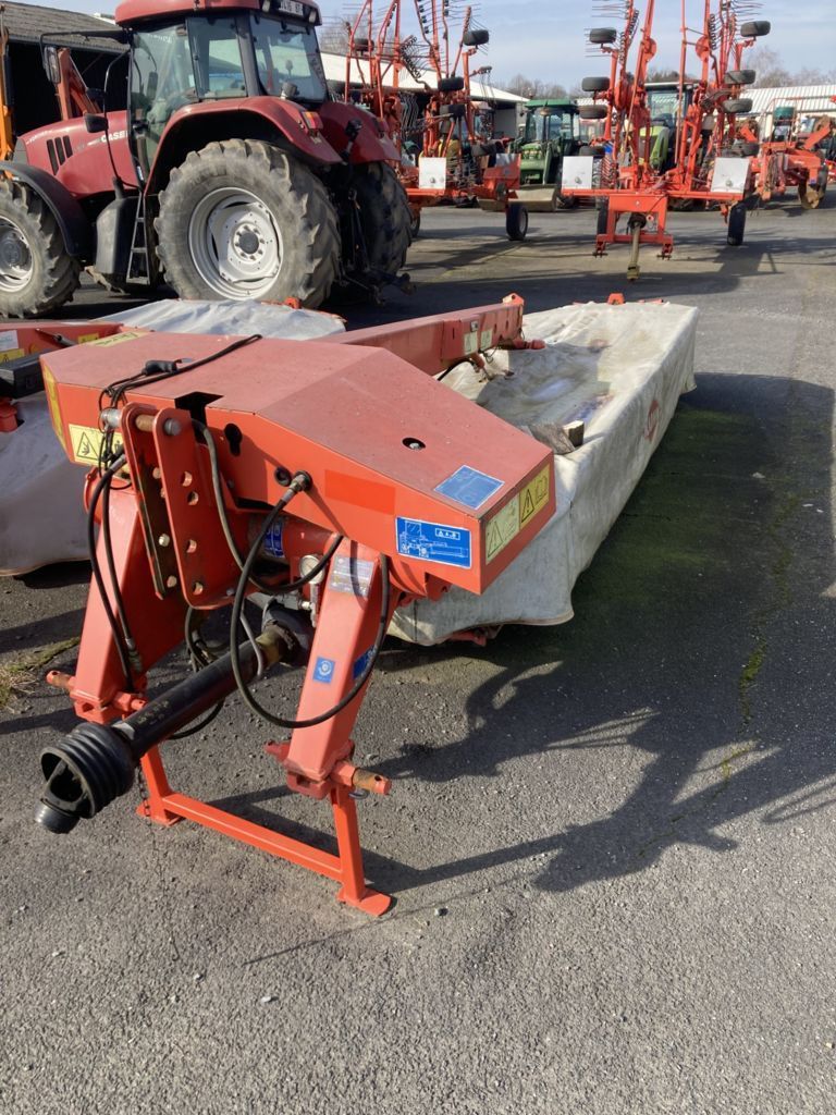 E-FARM: Kuhn GMD 4010 FF - Kosiarka - id DDMMAZQ - 7500 € - Rok produkcji: 2012 - Francja