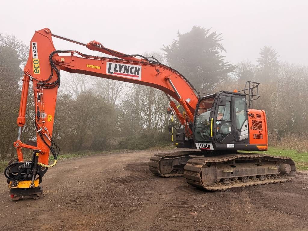 Hitachi zx 225 us lc-6 with ec226 engcon Koparka gąsienicowa 106 057 €