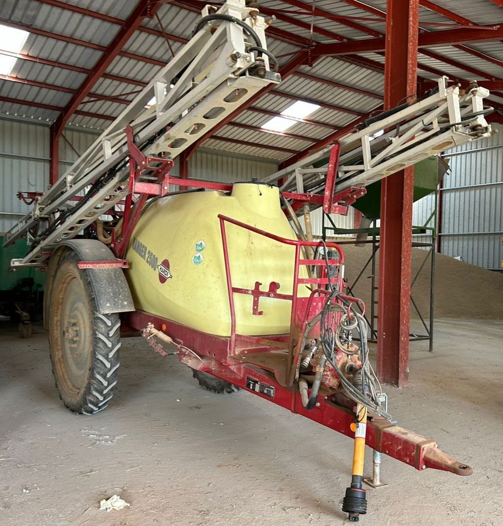 E-FARM: Hardi RANGER 2500 - Sprayer - id YI3RTLD - €19,000 - Year of construction: 2015 - France