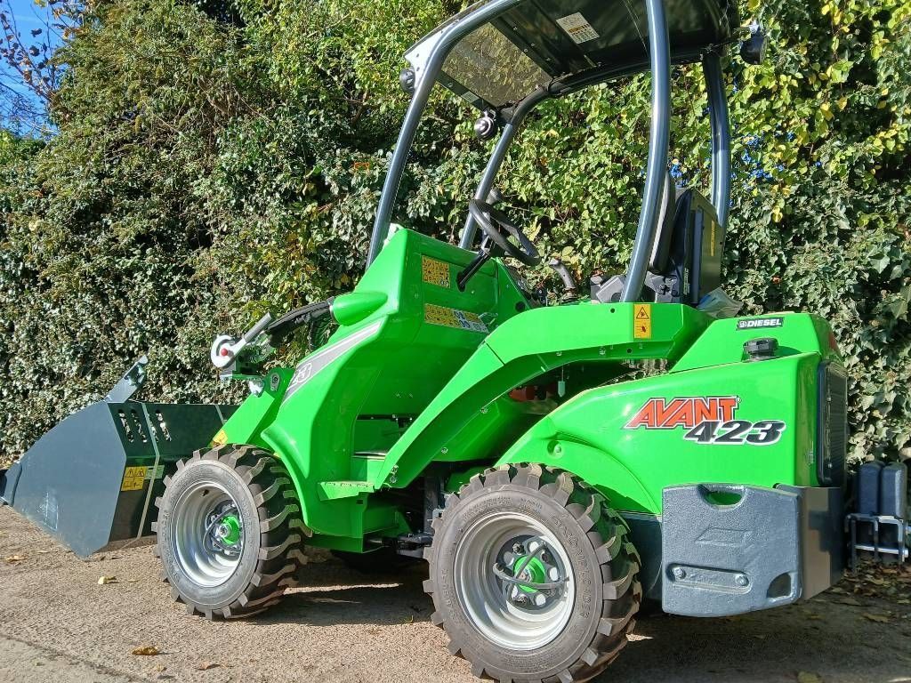 Avant 423 Kerekes rakodógép 20 656 EUR