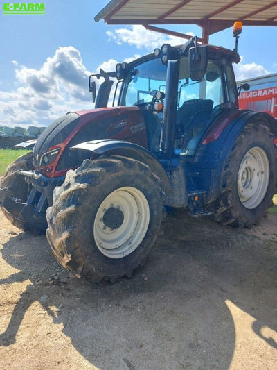 E-FARM: Valtra N154e - Tractor - id 3B64SE3 - €70,000 - Year of construction: 2019 - Engine hours: 3,200,Engine power (HP): 155,France