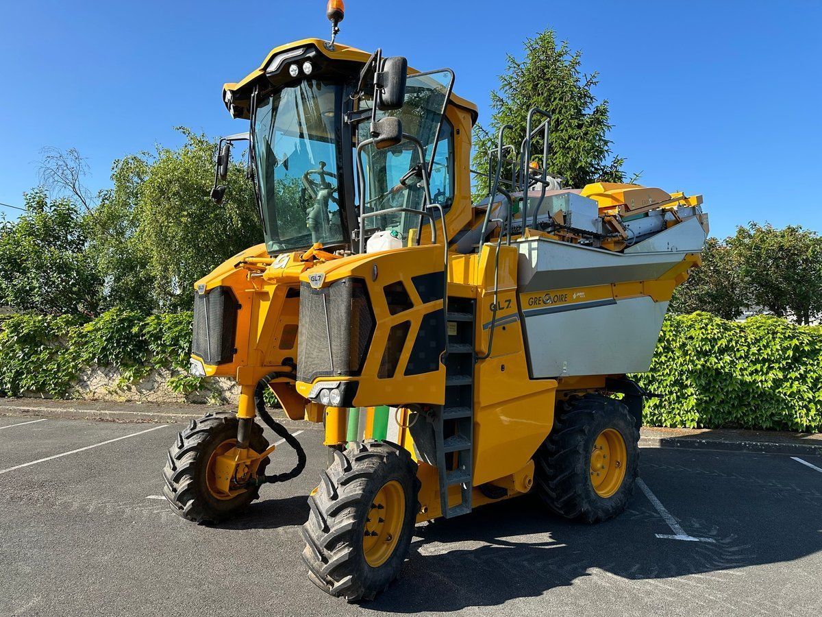 E-FARM: GREGOIRE BESSON gl7.4 - Cosechadora de uvas - id MGLAWAI - 120.000 € - Año: 2020 - Francia