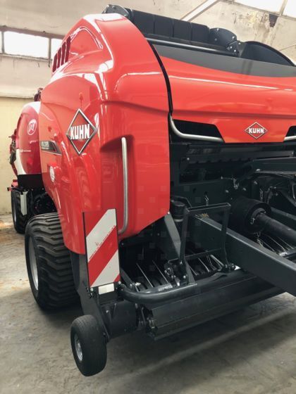 E-FARM: Kuhn VB 3195 - Presse à balles - id KF11MQM - 48 500 € - Année: 2020 - Balles produites: 1 700,France