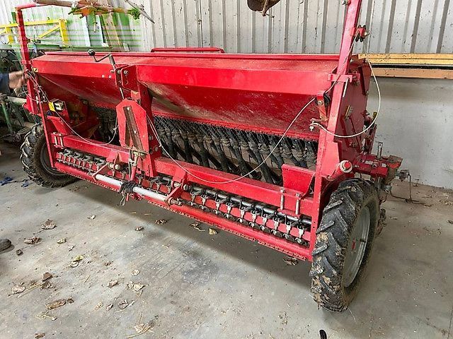 E-FARM: KONGSKILDE demeter classic 3000 - Semoir - id NTHVBAY - Année: 2004 - Pays-Bas