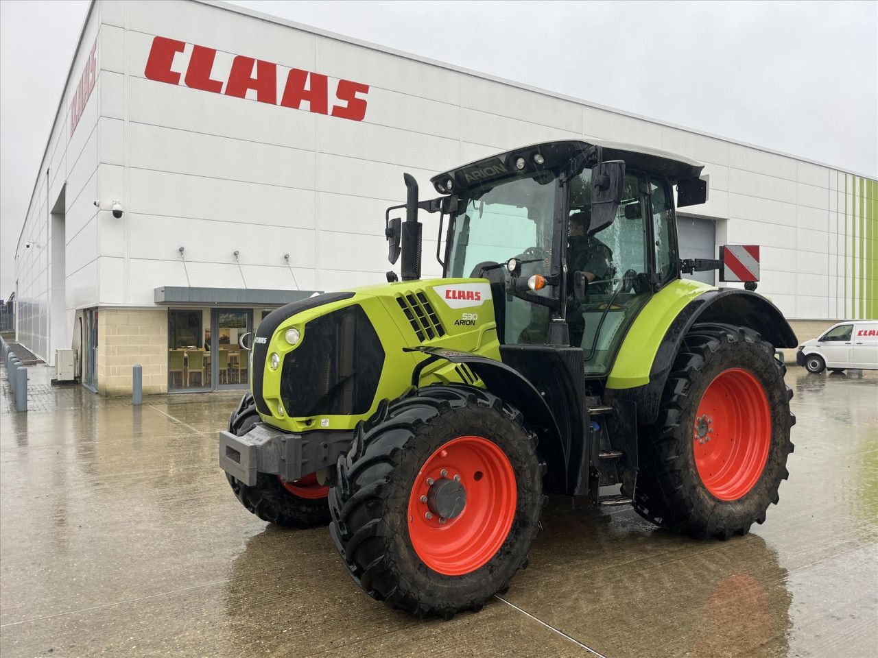E-FARM: Claas Arion 530 - Traktor - id IBN5Z97 - 58 147 € - Rok produkcji: 2021 - Motogodziny: 4235,Moc silnika: 145,Zjednoczone Królestwo