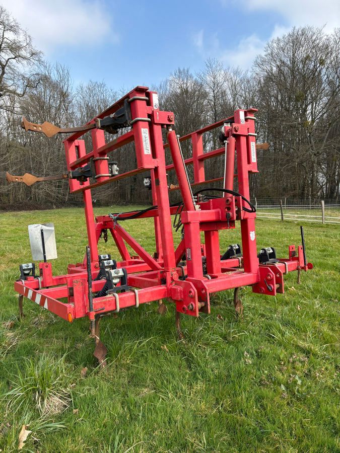E-FARM: jammet chisel - Cultivator - id WQJQNQR - 4.000 EUR - Anul: 2011 - Franța
